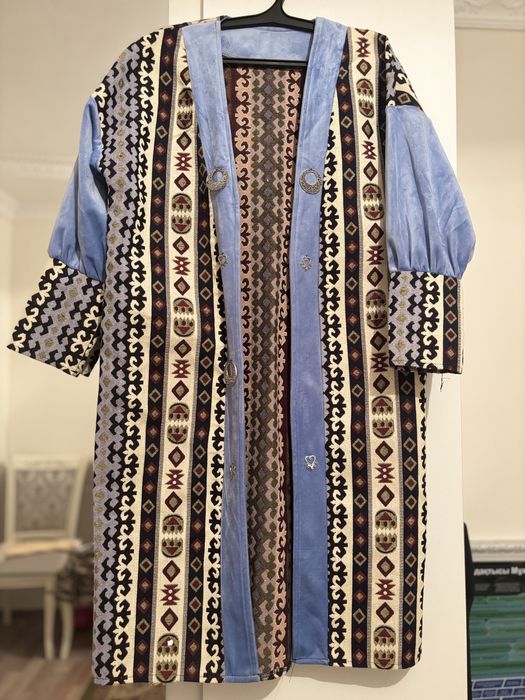 Женский казахский шапан