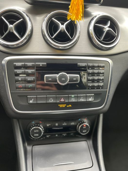 Vând Mercedes Benz Gla200CDI 2015 !!! Nu accept schimburi !!!