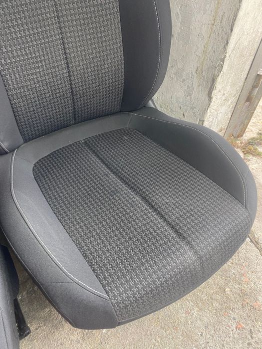 Предни седалки за Пежо 208 и Пежо 308