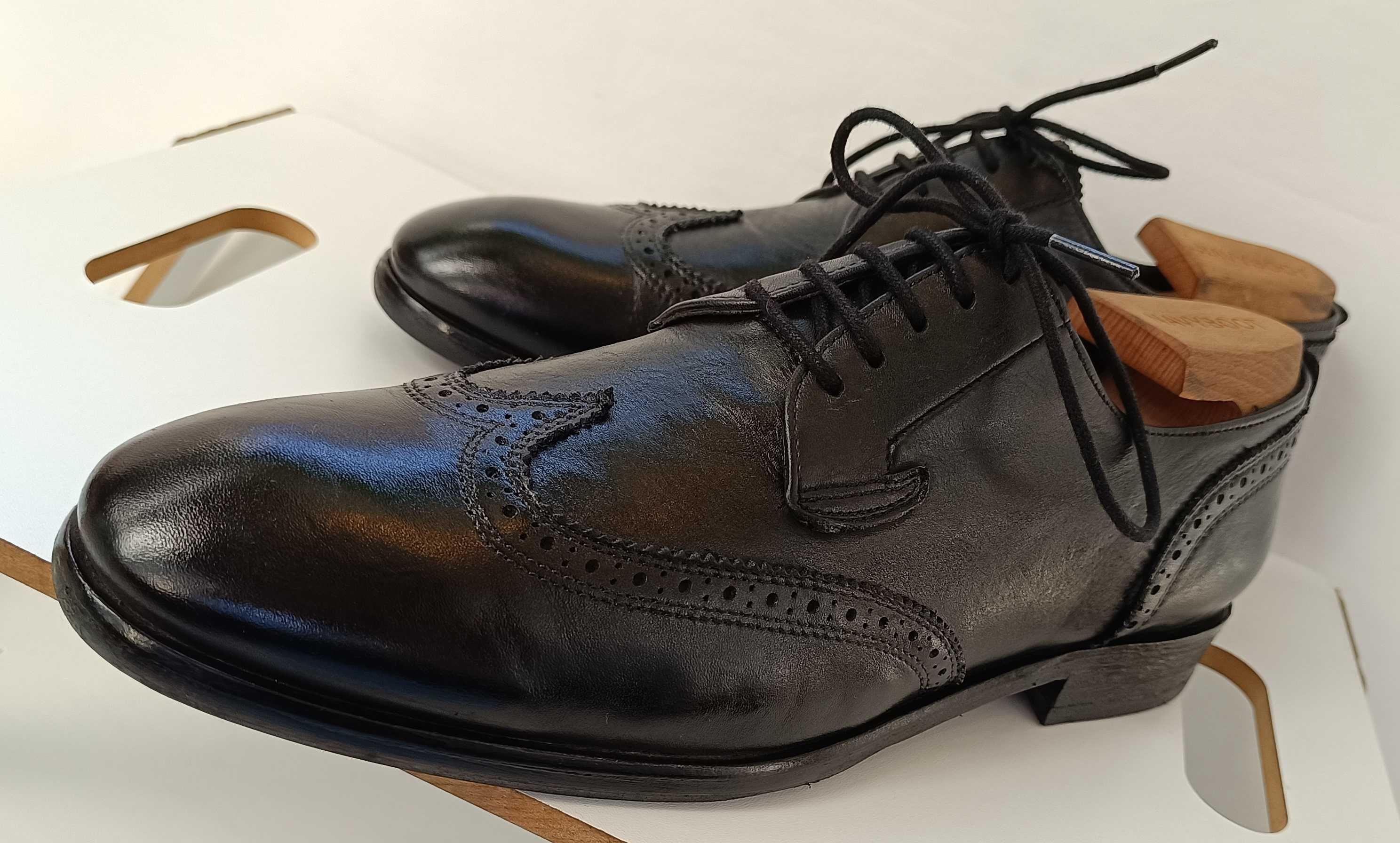 Pantofi derby 44 wingtip Hudson London piele naturala moale