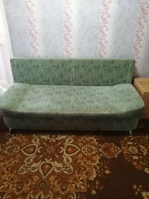 Продам диван в хорошем состоянии