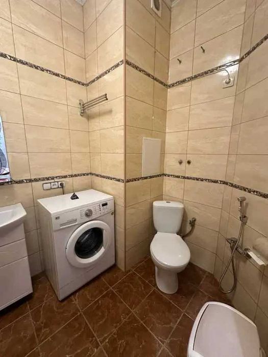 Двустаен имот в кв.Света Троица