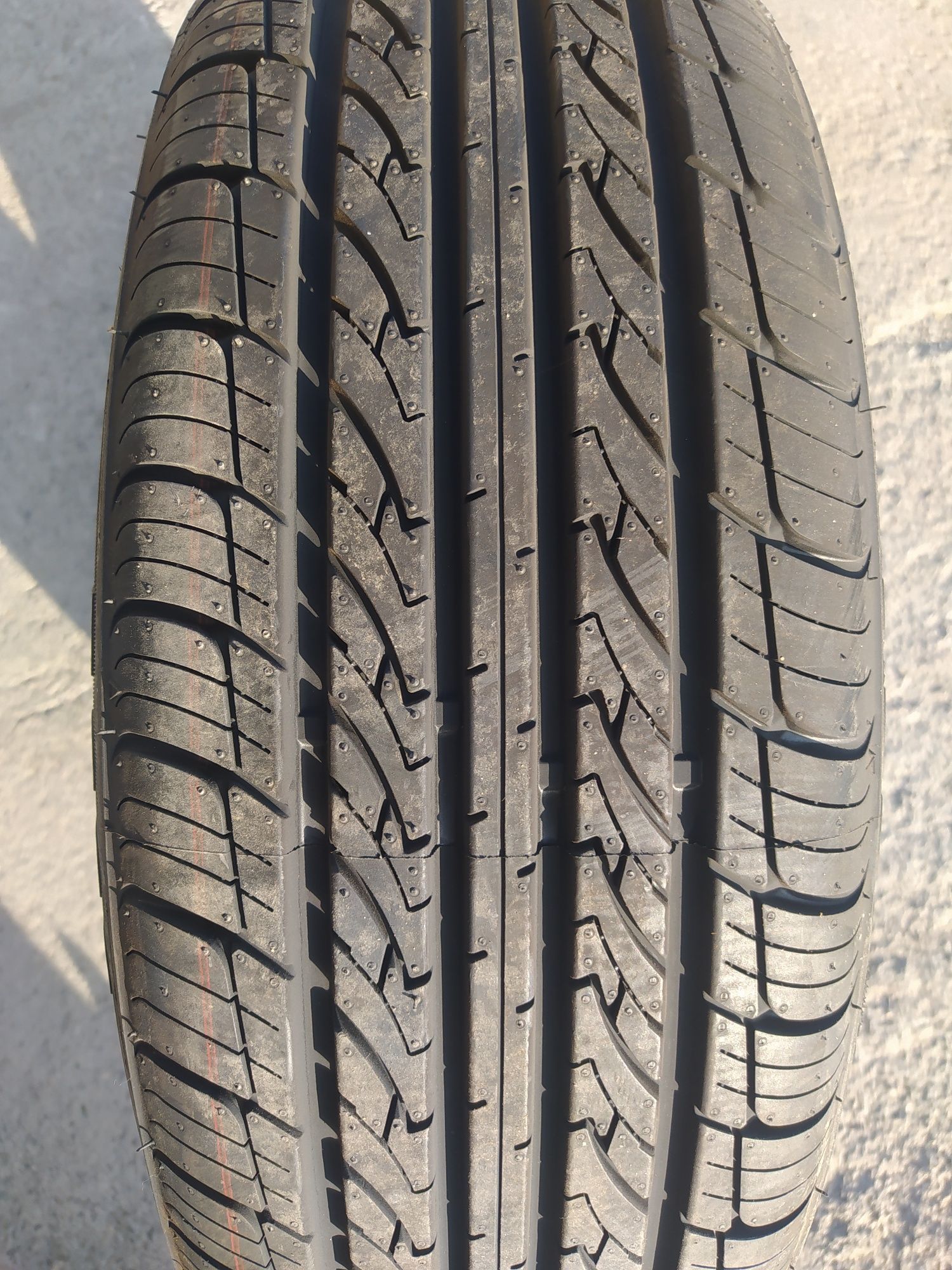 Three-A 195/70R14 P306