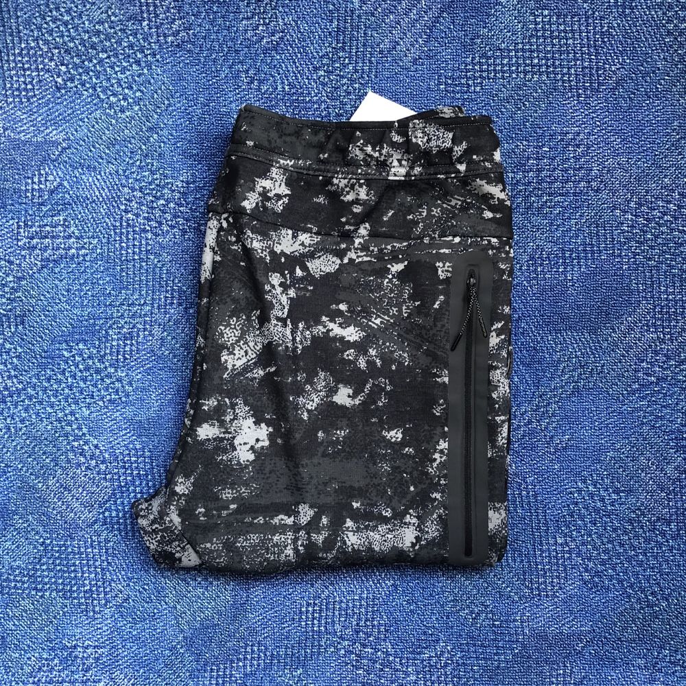Nike Tech Fleece ОРИГИНАЛНО мъжко долнище - L