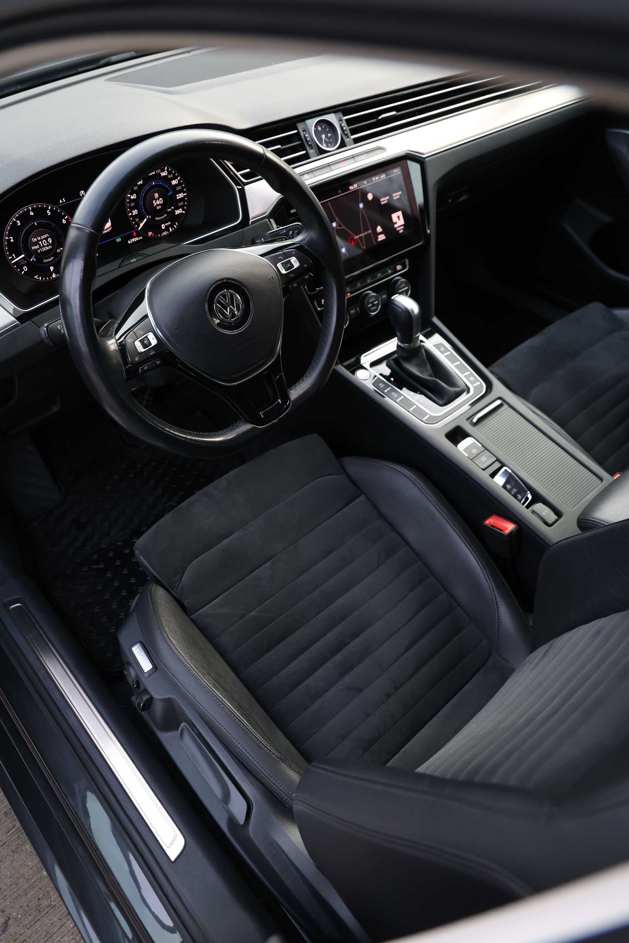 Volkswagen Passat 1.4 virtual cockpit, full led, camera 360, DSG,
