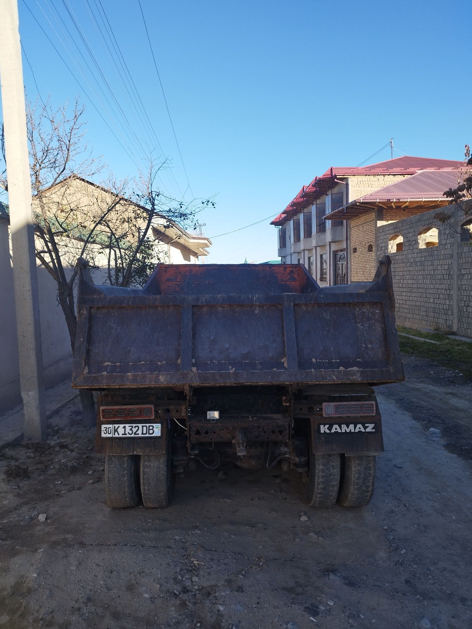 Kamaz samasfal 5511 sirchni sotiladi zarur