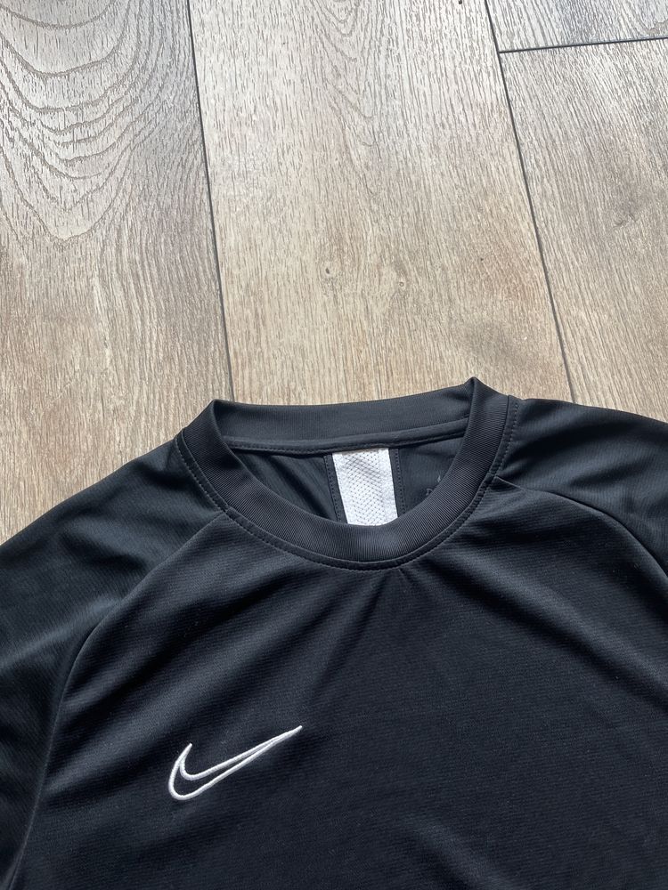 NIKE Dri-Fit -  размер М / Оригинал