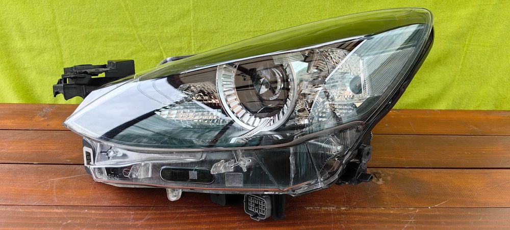 Фар за Mazda 2 LED / Фар за Мазда 2 ЛЕД