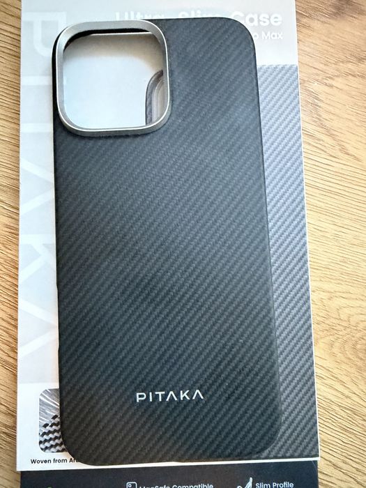Husa Iphone 16 Pro Max Pitaka,ca noua