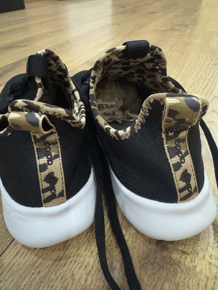 Дамски маратонки Adidas 40 номер