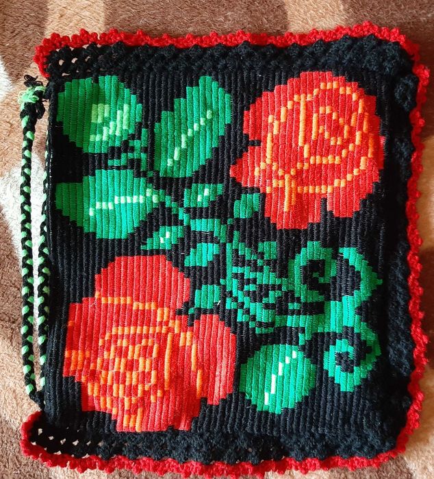 Traista cusuta manual cu mătase