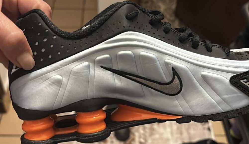NIKE W SHOX R4 с омекотена подметка! Орегинални
