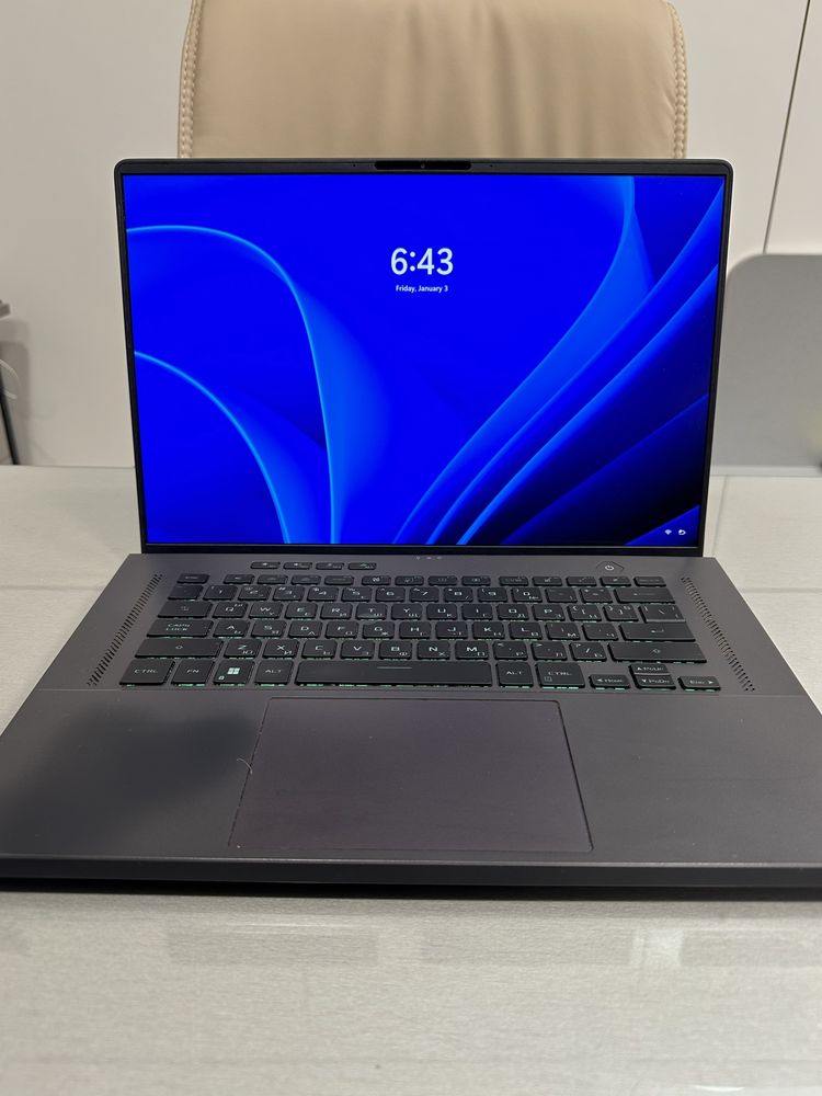 Продавам Asus ROG Zephyrus G16 GU603