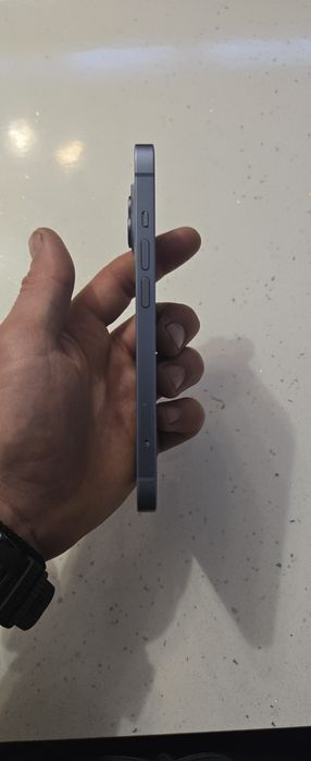 IPhone 14 син в добро състояние