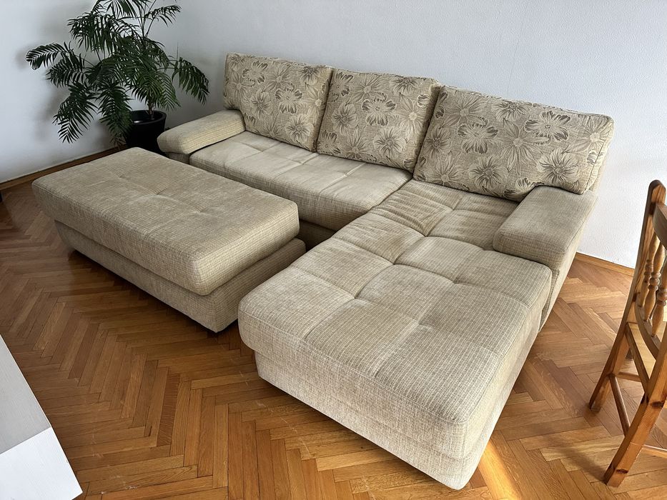 Ъглов диван с табуретка и функция спане