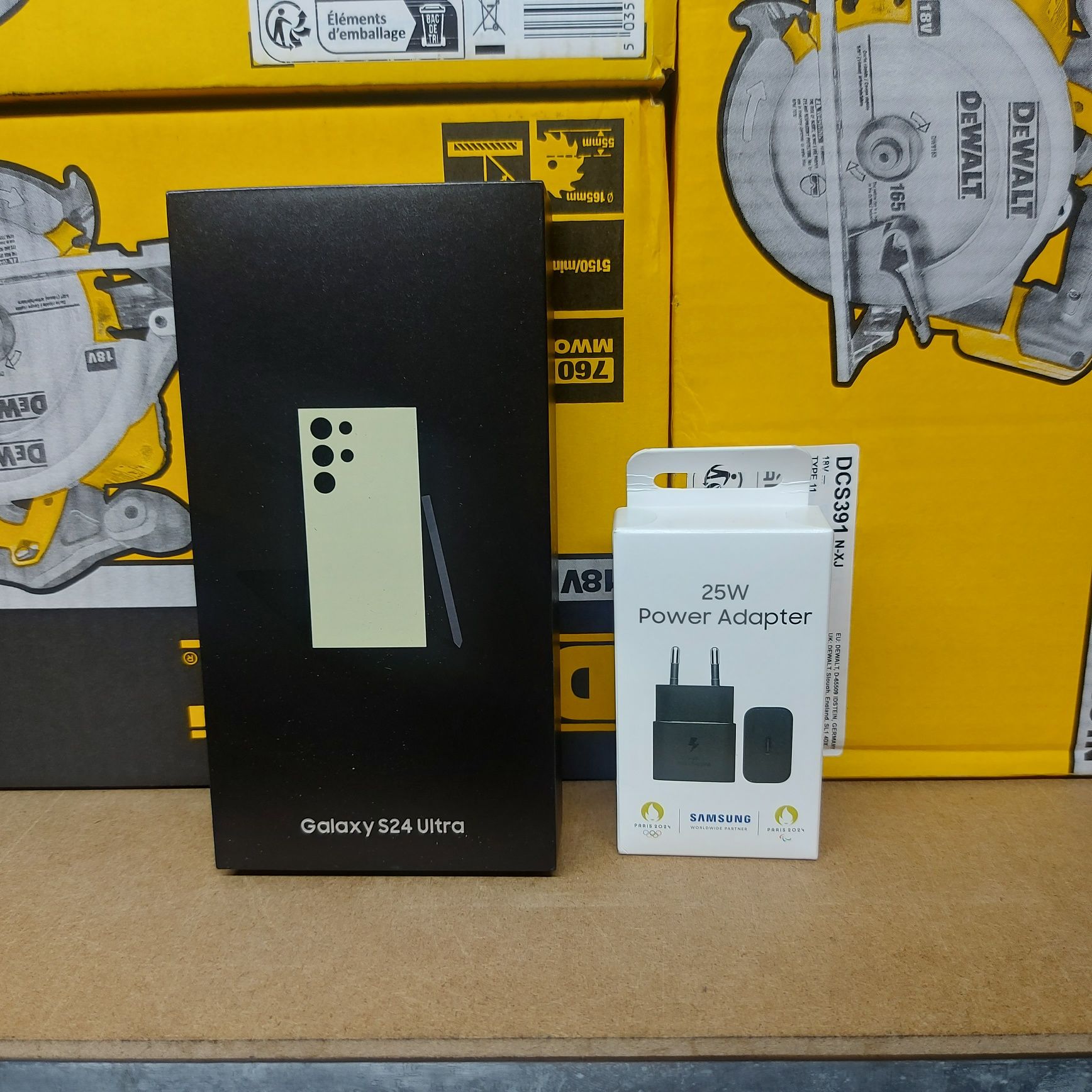 Нов телефон Samsung Galaxy S24 Ultra 5G, 256 GB, Titanium Yellow