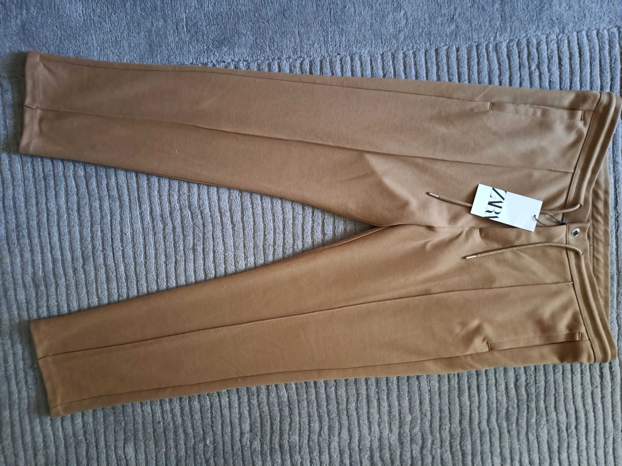 Pantaloni Zara  Premiumjogger cu dunga  M 40