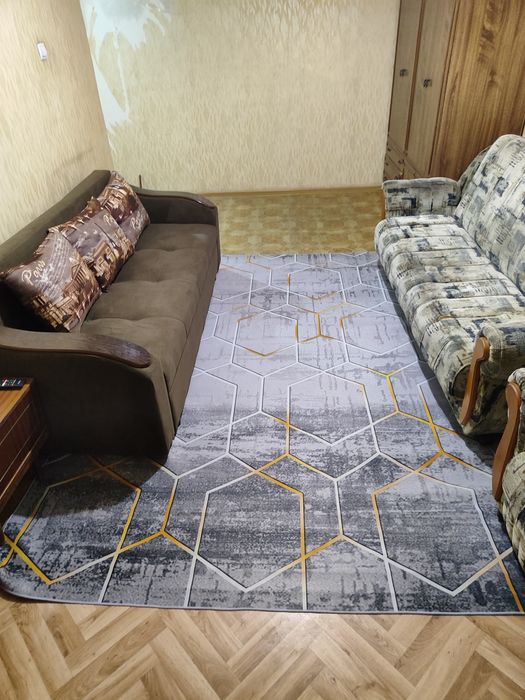 Ковер в отличном состоянии 200*300 см