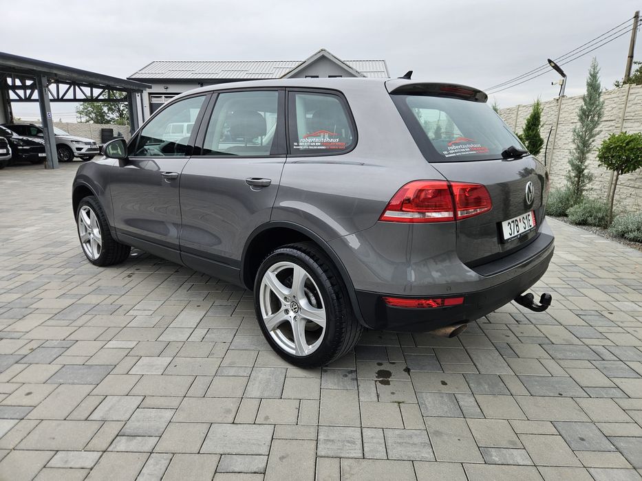 Vw touareg 3.0 tdi,239 cp,4x4,suspensie pe perne, xenon, led ,navi
