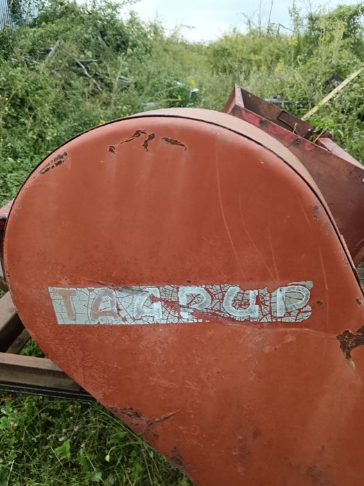 Tocatoare resturi vegetale marca Taarup. e