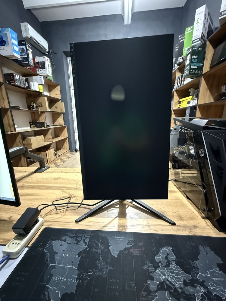 ZIFFLER 27 FLAT IPS 180hz rgb has stand