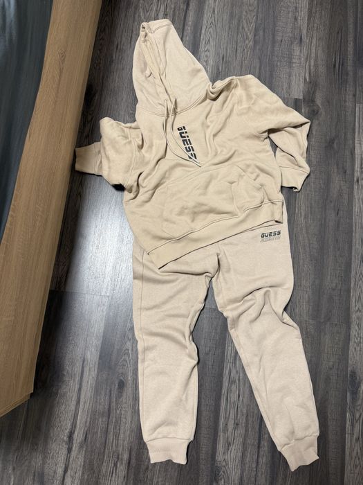 Спортен комплект Guess