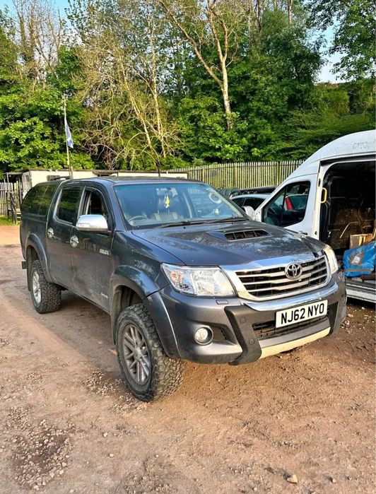 Dezmembrez Toyota Hilux 3.0 Invincible manual 2012-2015 1KD-FTV