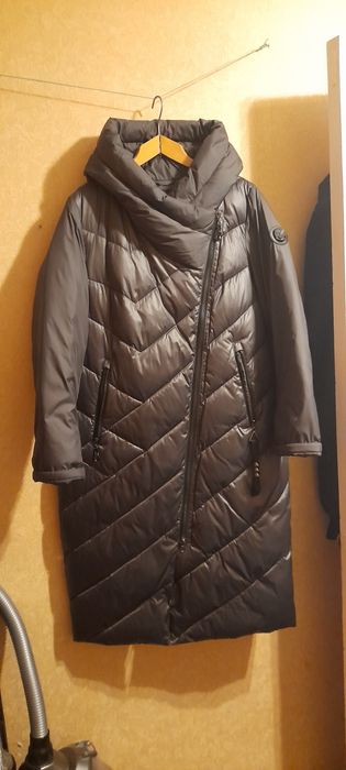 Продам женские зимние куртки