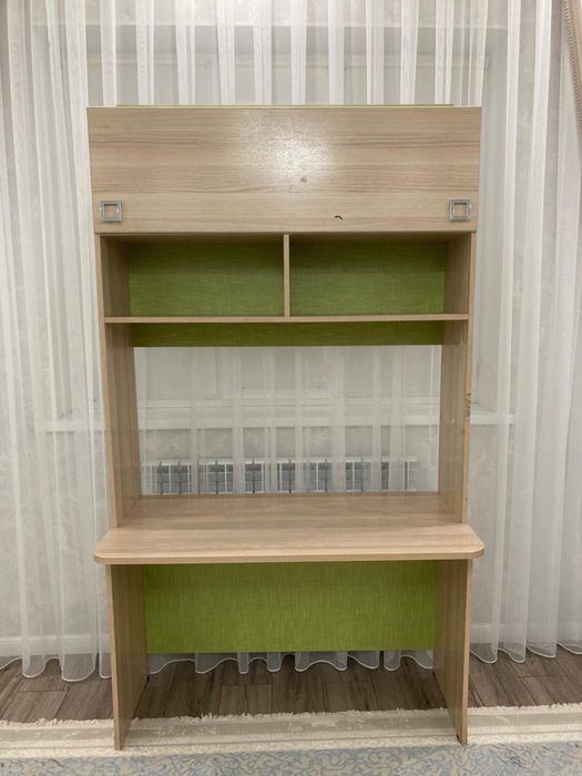 Продам стол с подвесным шкафом