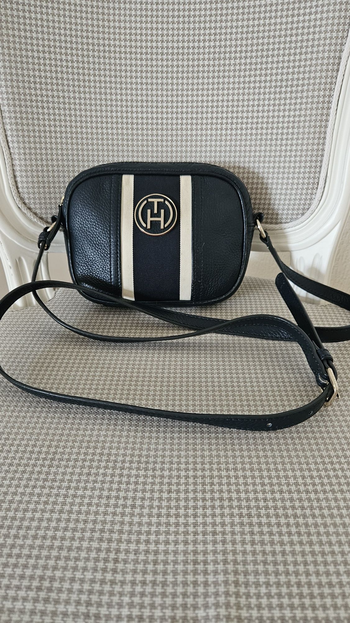 Tommy Hilfiger малка дамска чанта