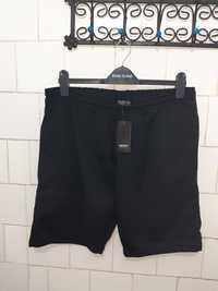 Pantaloni scurti marca ifinity mărime xll culoare neagra