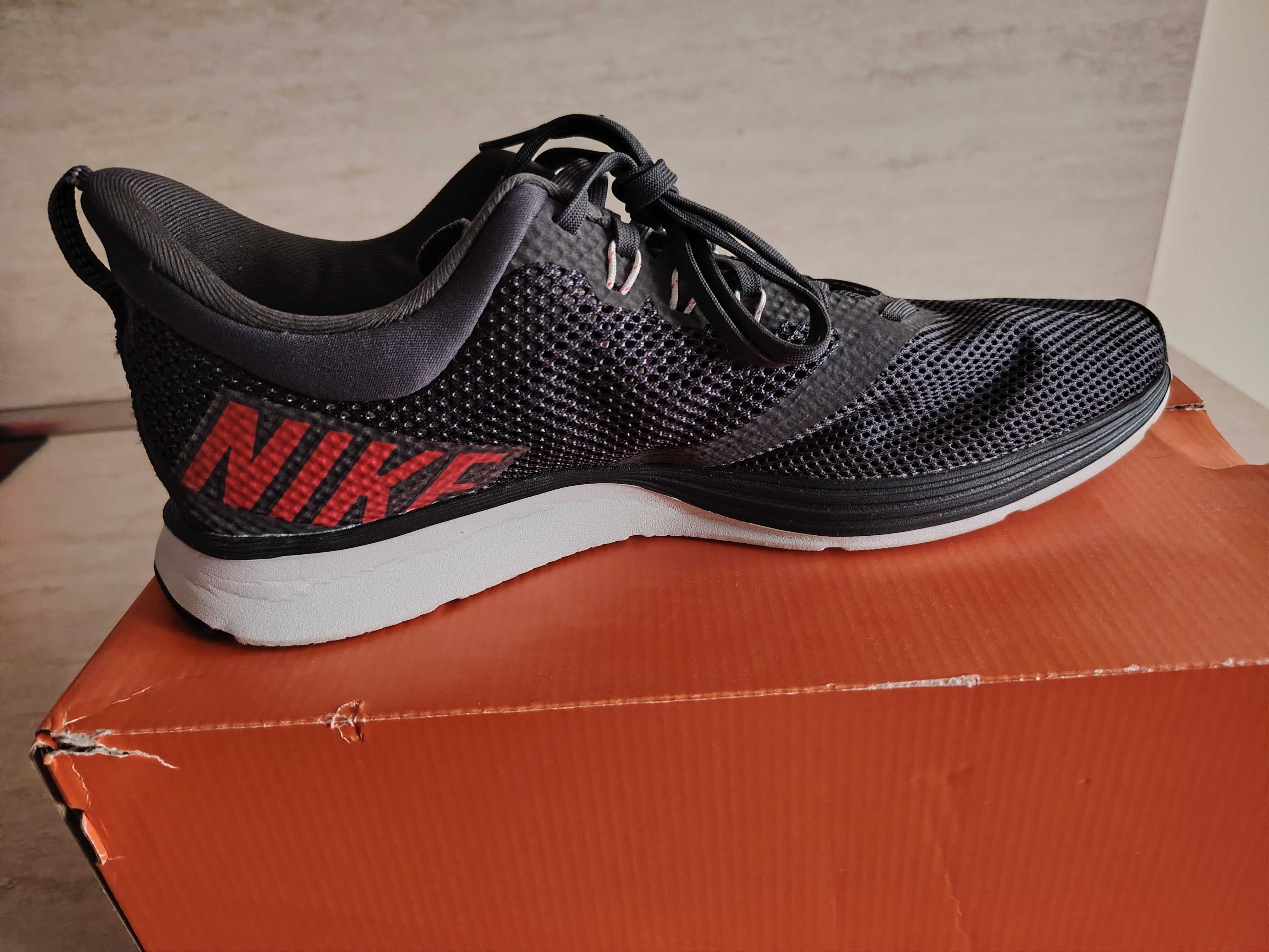 Nike zoom strike