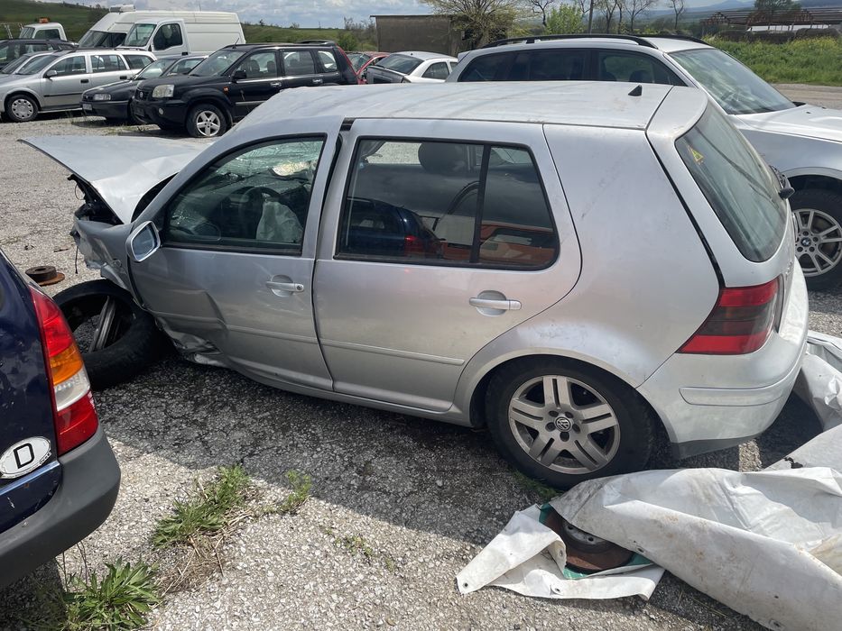 Голф 4 на части