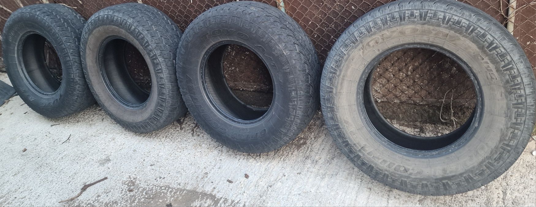 Гуми Toyo 265/70/16 AT