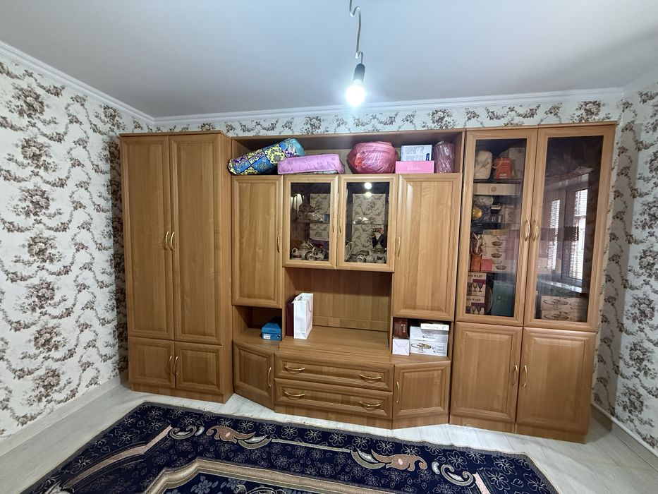 Шкаф сатылады еш жері сырылмаған, сынбаған