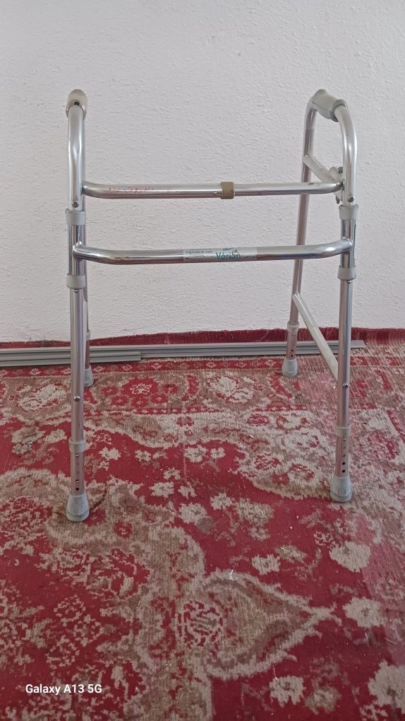Cadru de mers din aluminiu