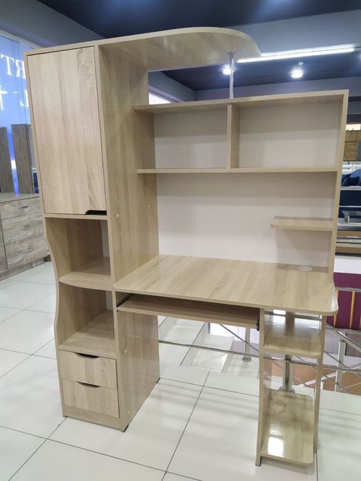 Продается письменный стол! очень удобный и многофункциональный