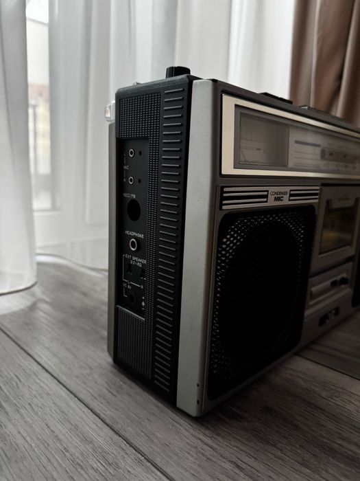 Vând radiocasetofon JVC RC-646L fabricat în 1980