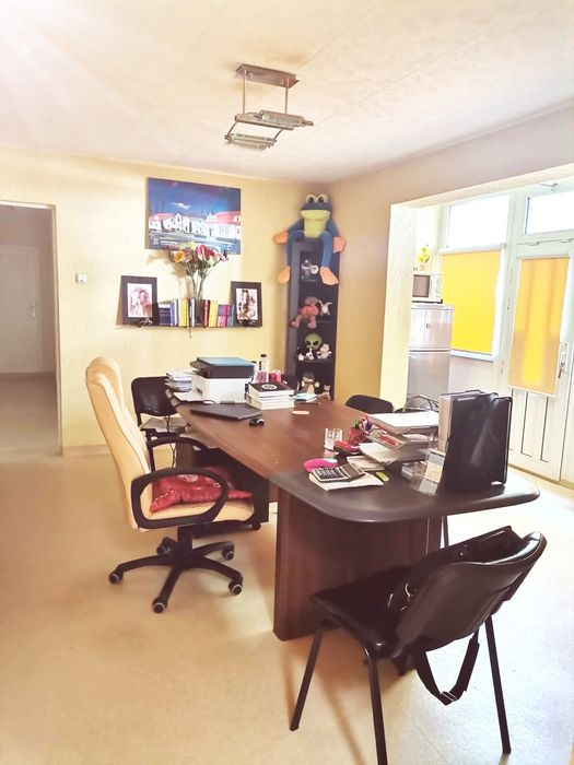 De vânzare ap 3 cam Gheorgheni zona Str Azuga 175900 eur neg