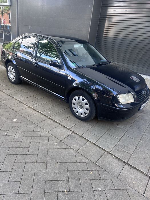 Volswagen bora 1.9 ,6 trepte 131 de cai  si iphone 16 pro max de 256