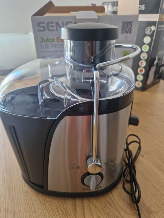 Vând Storcător de fructe si legume Sencor SJE 741SS, 400 W