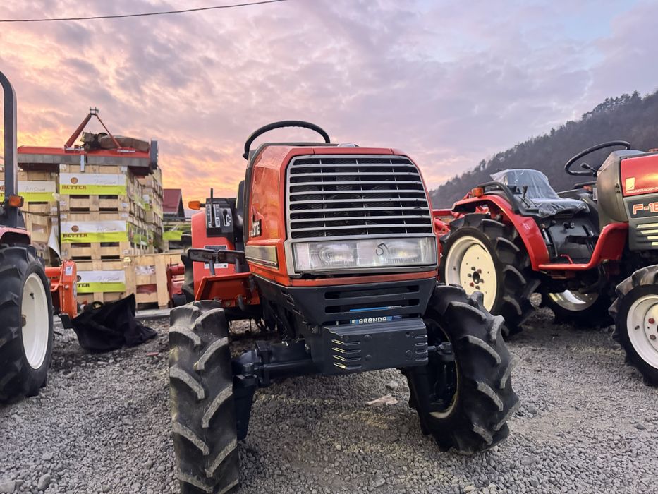 Tractor Japonez tractoras Japonez Kubota  Aste 17  4x4