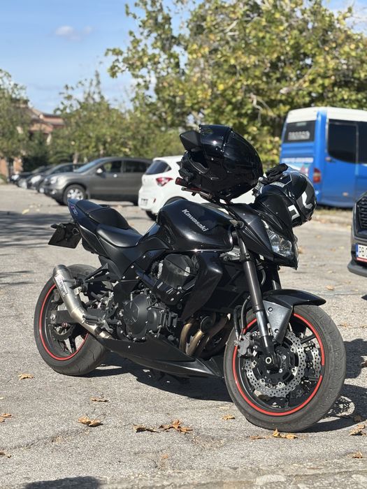 Kawasaki Z750.  .