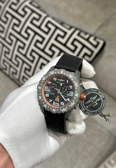 Breitling endurance pro черно-сиво