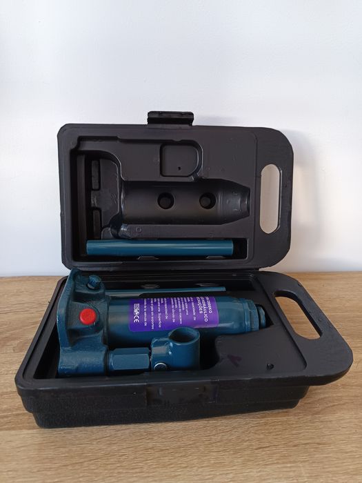 Cric hidraulic tip butelie Komayo 2 tone (2000 kg) + cutie de transpor