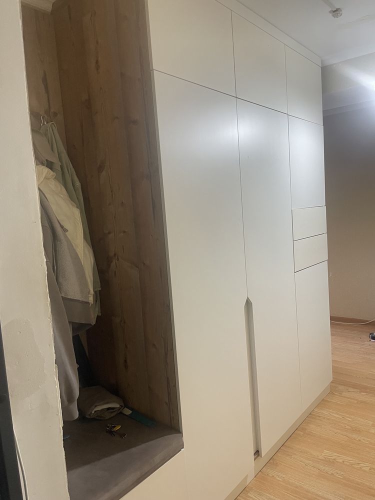 Продам шкаф в прихожую!