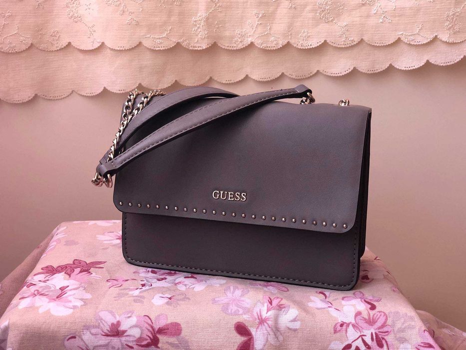 Оригинална чанта Guess