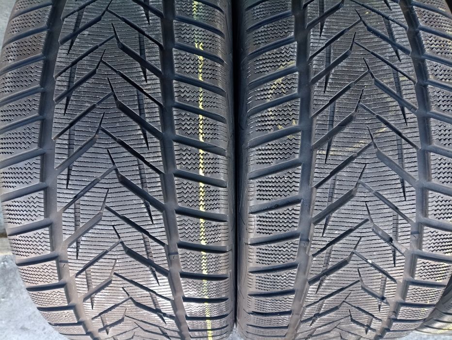 4 anvelope de iarna Vredestein ca si noi 295/35 R21 dot 3719