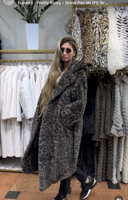 Продам эко шубу размер оверсайз до 52