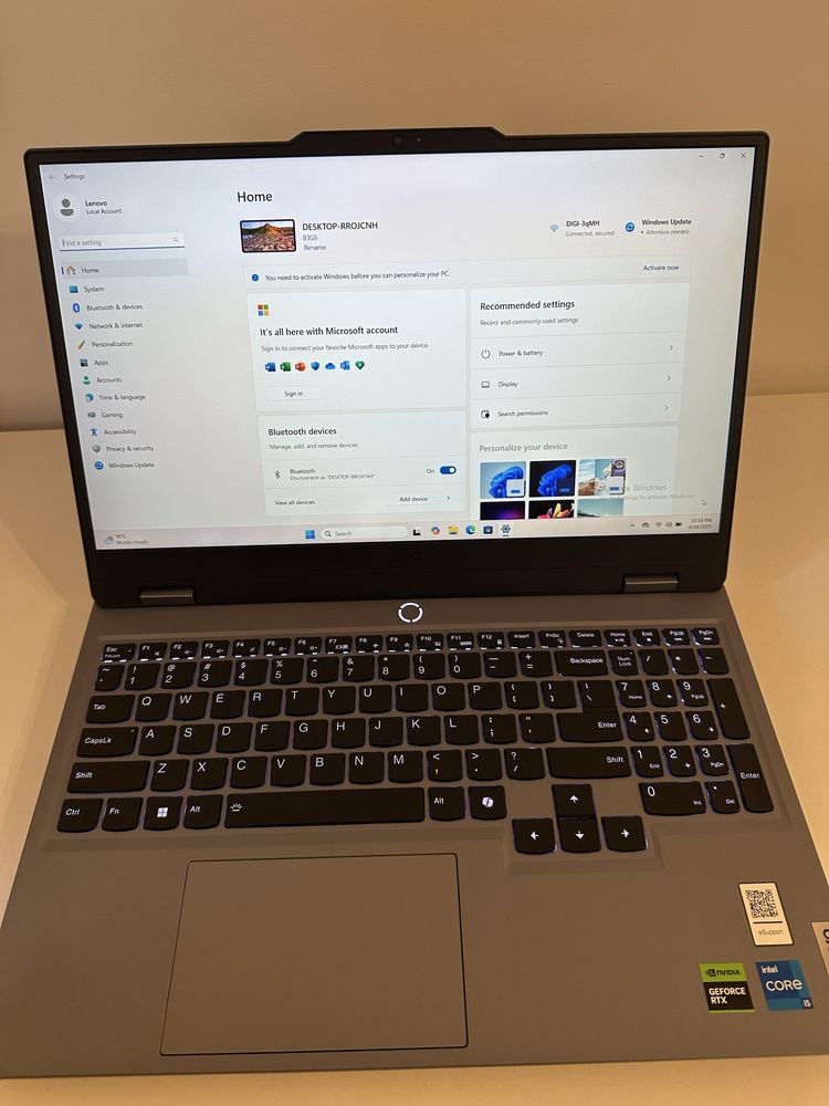Laptop Gaming Lenovo LOQ 15IAX9